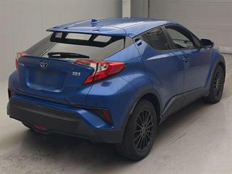 2017 Toyota C-HR - Thumbnail
