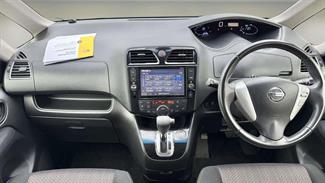 2015 Nissan Serena - Thumbnail