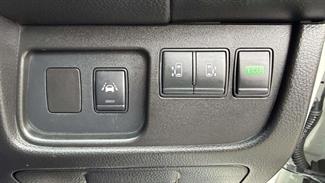 2015 Nissan Serena - Thumbnail