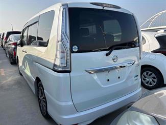 2015 Nissan Serena - Thumbnail