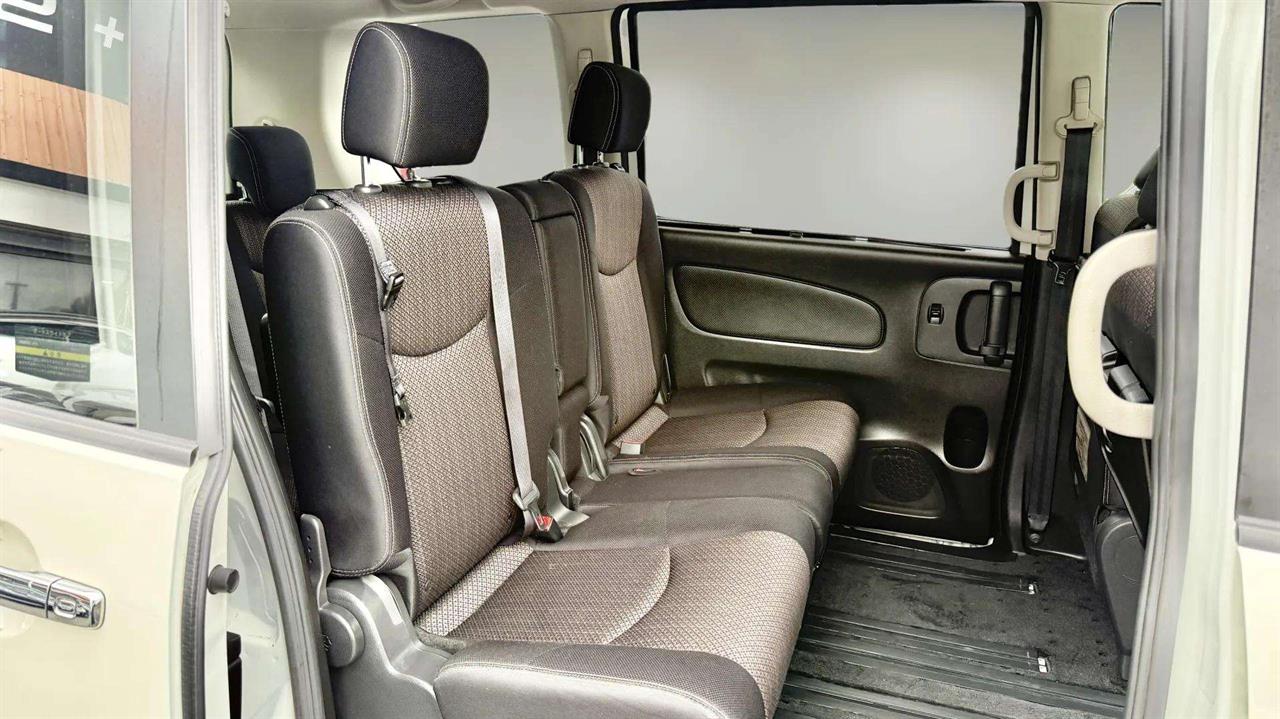 2015 Nissan Serena