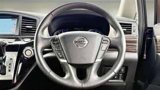 2017 Nissan Elgrand - Thumbnail