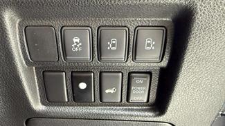 2017 Nissan Elgrand - Thumbnail