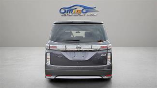 2017 Nissan Elgrand - Thumbnail