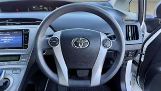 2014 Toyota Prius - Thumbnail