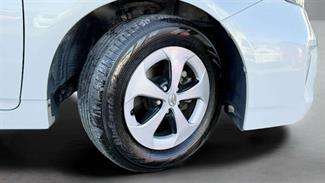 2014 Toyota Prius - Thumbnail