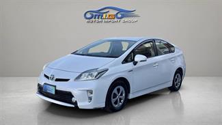 2014 Toyota Prius - Thumbnail