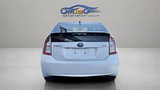 2014 Toyota Prius - Thumbnail