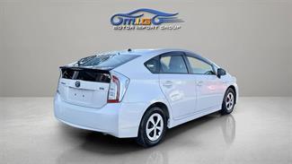 2014 Toyota Prius - Thumbnail