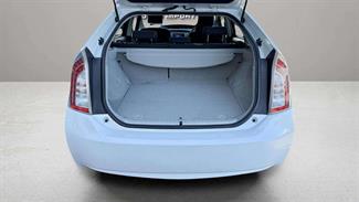 2014 Toyota Prius - Thumbnail