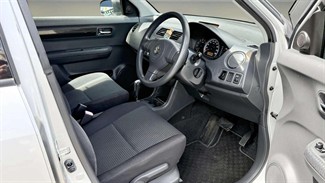 2009 Suzuki Swift - Thumbnail