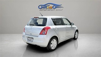 2009 Suzuki Swift - Thumbnail