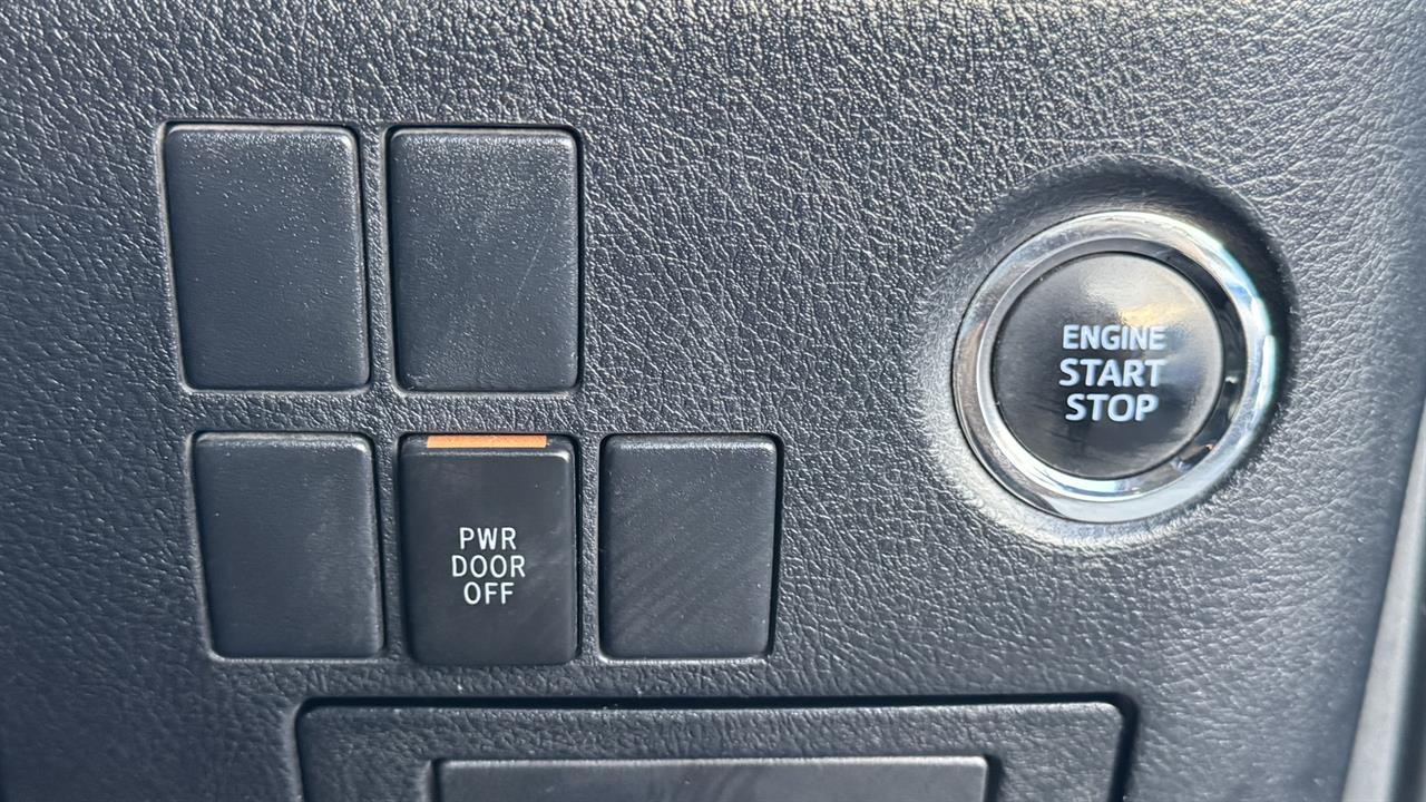 2015 Toyota Vellfire