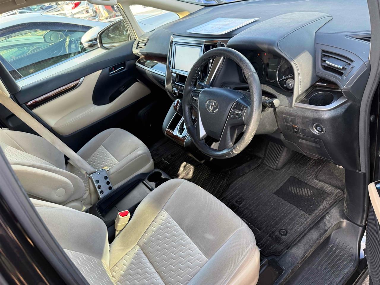 2015 Toyota Vellfire