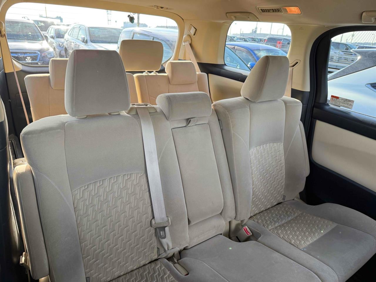 2015 Toyota Vellfire