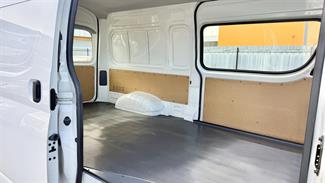 2023 Toyota Hiace - Thumbnail