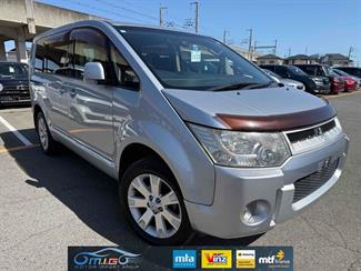 2013 Mitsubishi DELICA - Thumbnail