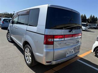 2013 Mitsubishi DELICA - Thumbnail
