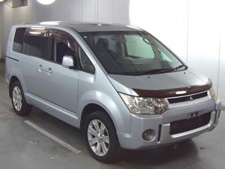 2013 Mitsubishi DELICA - Thumbnail