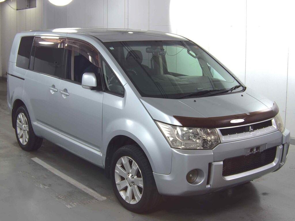 2013 Mitsubishi DELICA