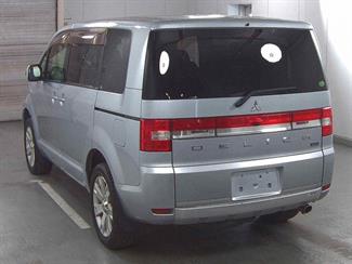 2013 Mitsubishi DELICA - Thumbnail