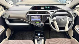2013 Toyota Aqua - Thumbnail