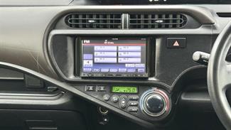 2013 Toyota Aqua - Thumbnail