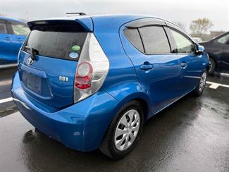 2013 Toyota Aqua - Thumbnail