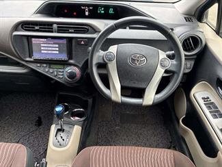 2013 Toyota Aqua - Thumbnail