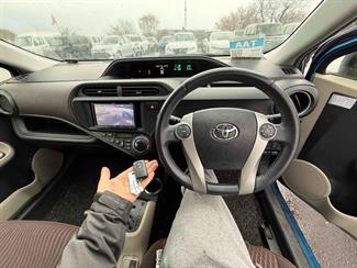 2013 Toyota Aqua - Thumbnail