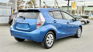 2013 Toyota Aqua - Thumbnail