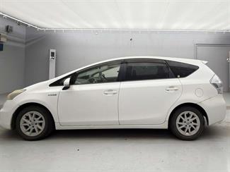 2013 Toyota Prius - Thumbnail