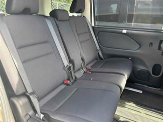 2018 Nissan Serena - Thumbnail