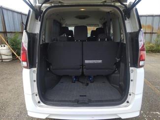 2018 Nissan Serena - Thumbnail