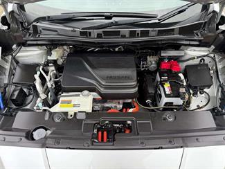 2018 Nissan Leaf - Thumbnail