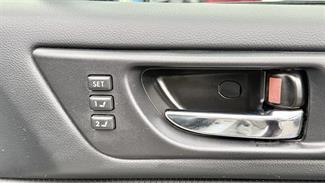 2017 Subaru Legacy - Thumbnail