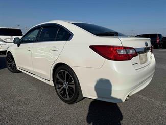 2017 Subaru Legacy - Thumbnail