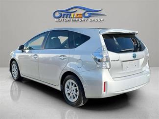 2012 Toyota Prius - Thumbnail
