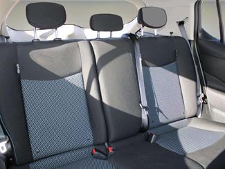 2019 Nissan Leaf - Thumbnail