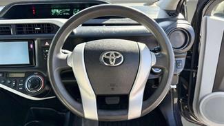 2012 Toyota Aqua - Thumbnail