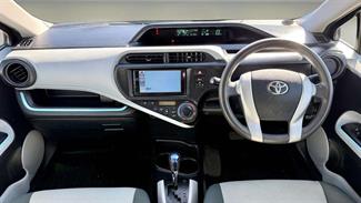 2012 Toyota Aqua - Thumbnail