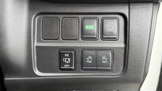 2016 Nissan Serena - Thumbnail