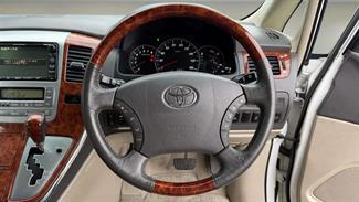 2004 Toyota Alphard - Thumbnail