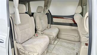 2004 Toyota Alphard - Thumbnail