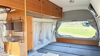 2002 Nissan CARAVAN - Thumbnail