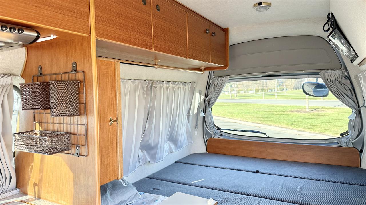 2002 Nissan CARAVAN
