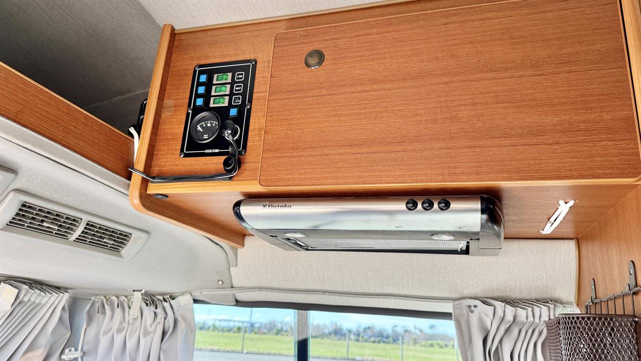 2002 Nissan CARAVAN