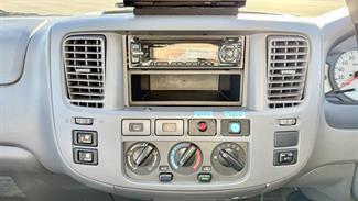 2002 Nissan CARAVAN - Thumbnail