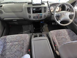 2002 Nissan CARAVAN - Thumbnail