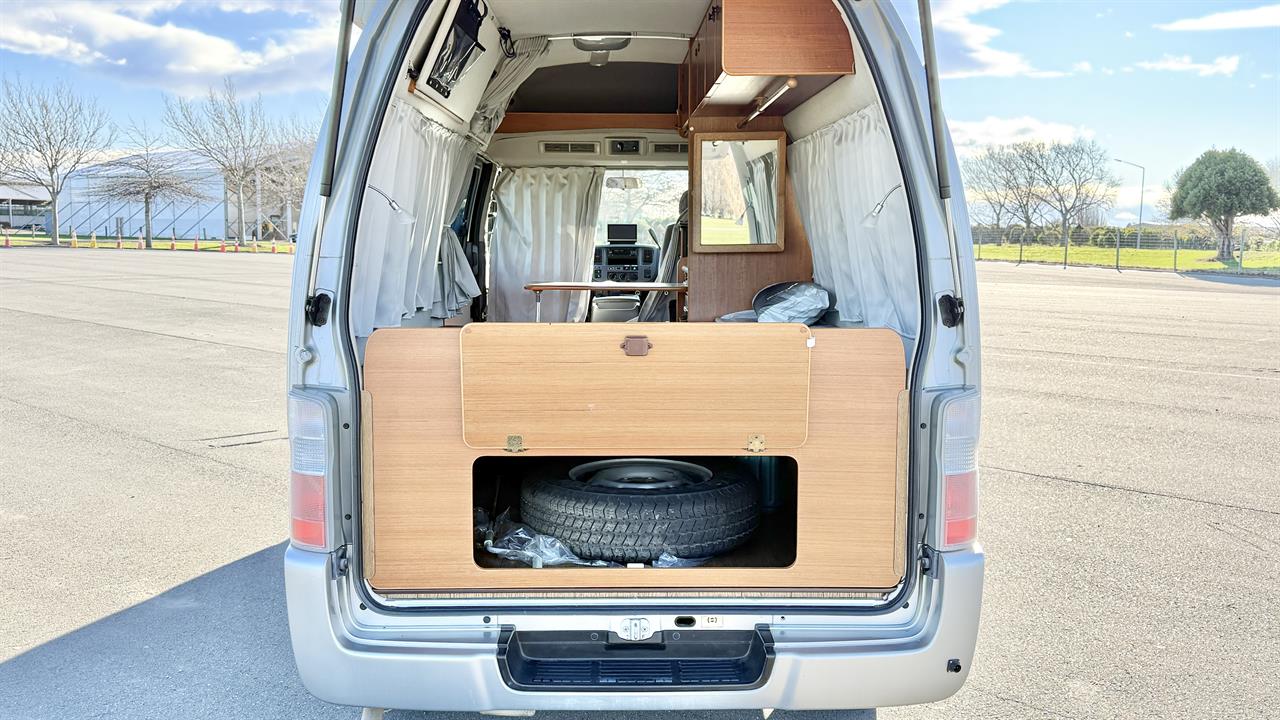 2002 Nissan CARAVAN